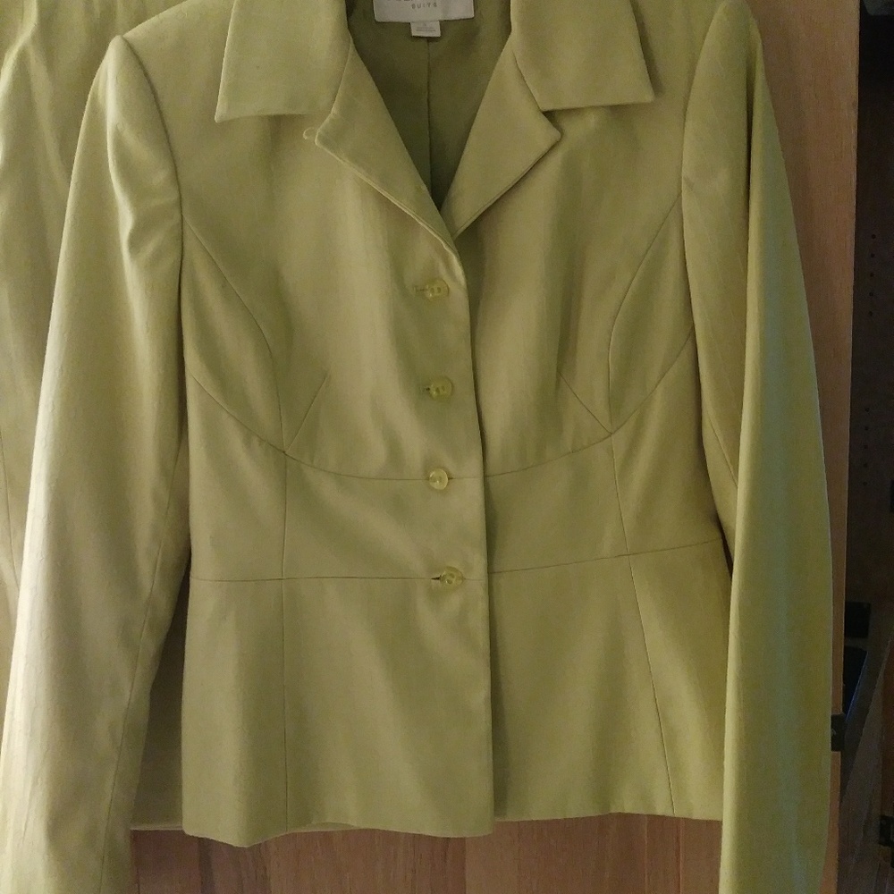 Ladies suit